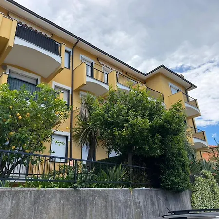 شقة Appartamento Vacanze Miraverde A San Bartolomeo Al Mare سان بارتولومِيو آل ما