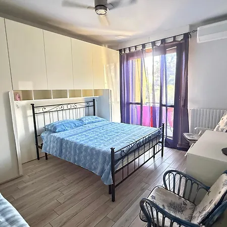 شقة Appartamento Vacanze Miraverde A San Bartolomeo Al Mare سان بارتولومِيو آل ما